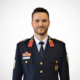 Óvári Timót fotója