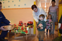 Csillogó tobozokat kaptak a tűzoltók