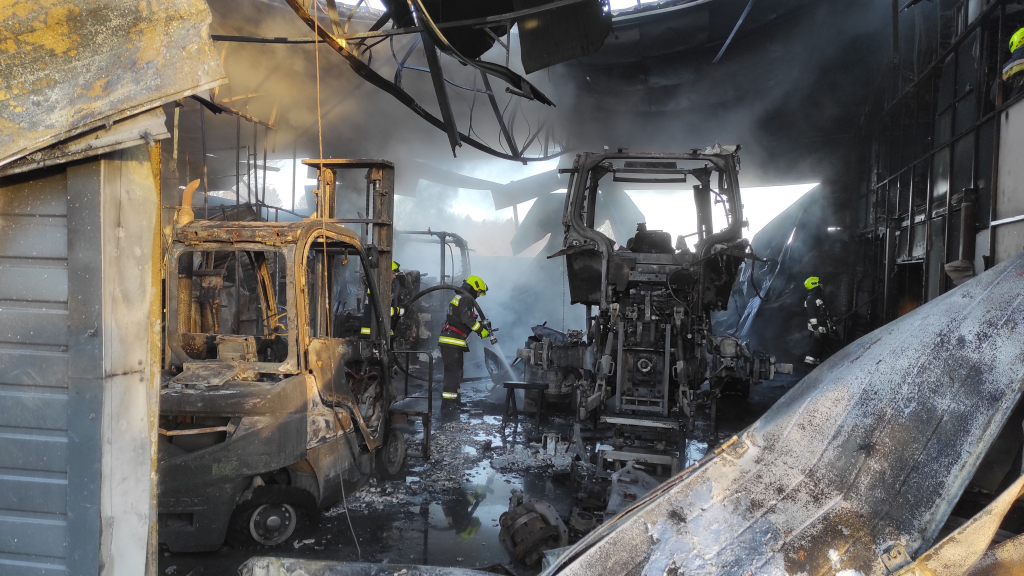 kilégett a műhely teljesen és a benne tárolt gépek is