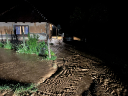 Sár borítja az udvarokat