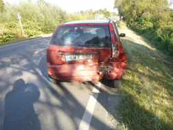 balesetet szenvedett autó hátulról