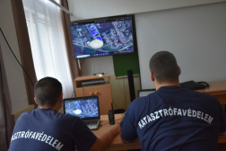 terjedési modellt elemzik a tűzoltók