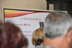 A 112 segélyhívóról is beszélt