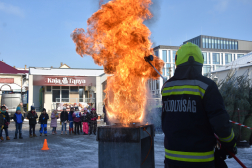 a víz hatására a felhevült olaj