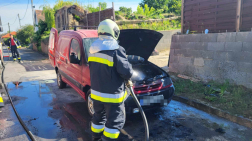 A motortérből csaptak fel a lángok