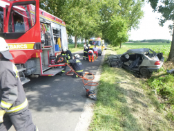 Közösen emelték ki a sérültet