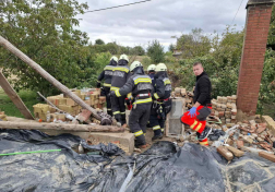 A tetőn lett rosszul