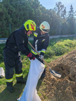 Megtöltötték a zsákokat