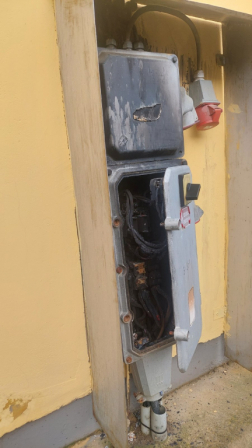 Az elektromos hálózat is sérült