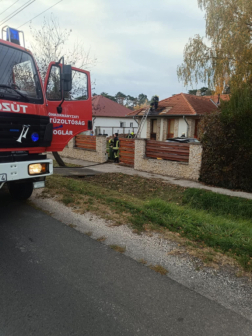 tetőt is megbontoották