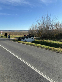 A kisteherautó felborult