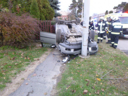 Az egyik autó felborult