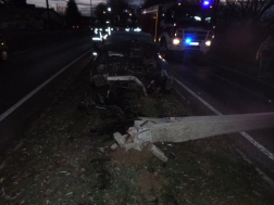 Leemelték a villanyoszlopról