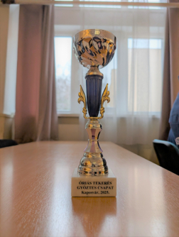 óriási tekerés, kupa átadása