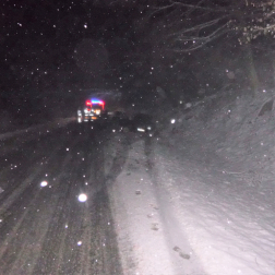 havas úton ütközött két autó, öszetörtek