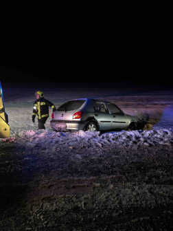 Felborult egy személyautó