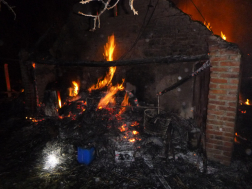 Leégett a nádfedél