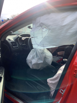 A légzsákok is kinyíltak