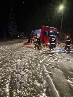 A jármű tűzoltói segítséggel folytatni tudta az útját