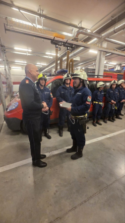 szolgálati jelet kaptak többen