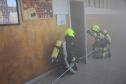 A szúróláng elől elhajolva