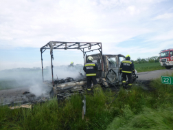 Kiégett a kisteherautó