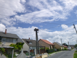 Kigyulladt a gólyafészek
