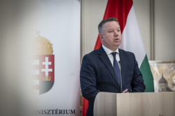 Ünnepség az államalapítás ünnepén