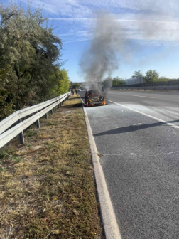 A motortérből csaptak fel a lángok