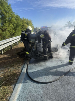 A tűzoltók fékezték meg a tüzet